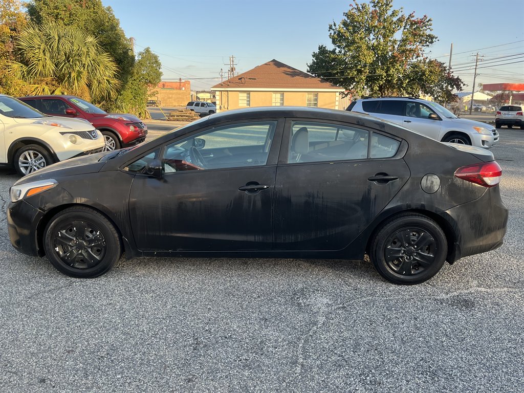 2017 Kia Forte LX's photo