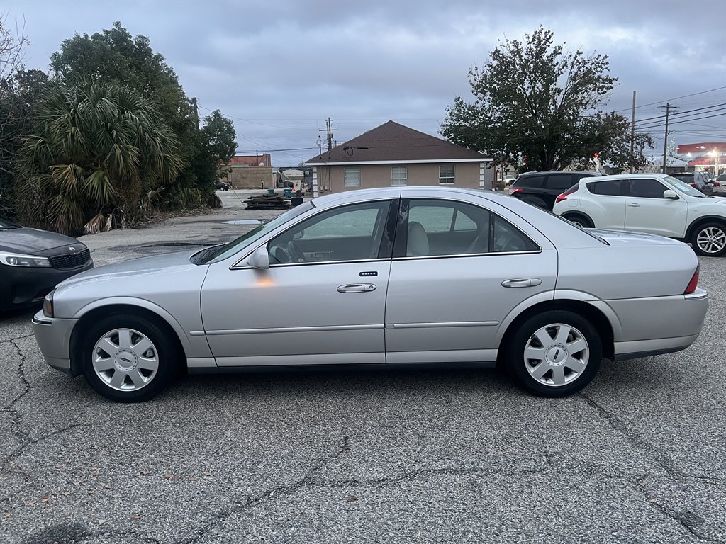 2004 Lincoln LS's photo