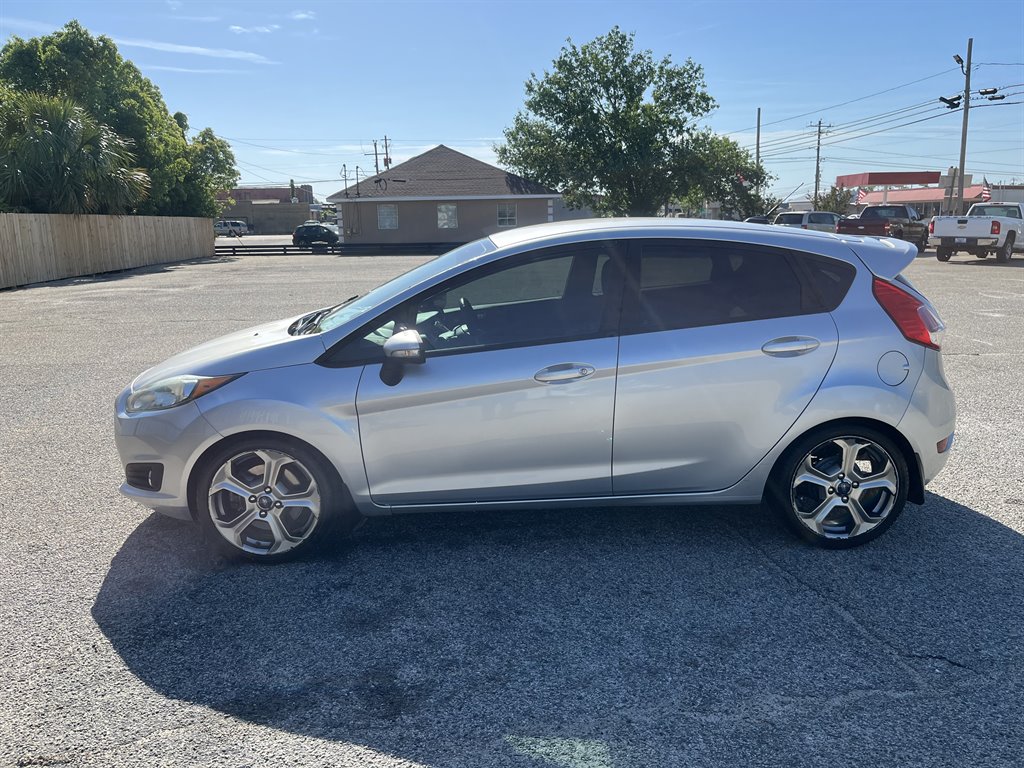 2016 Ford Fiesta SE Hatch's photo