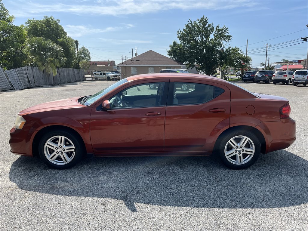 2012 Dodge Avenger SXT's photo